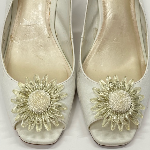 Vintage 90s White Slingback Pumps Open Toe Sandal Mid Heel Bridal Floral Shoes - Picture 11 of 17